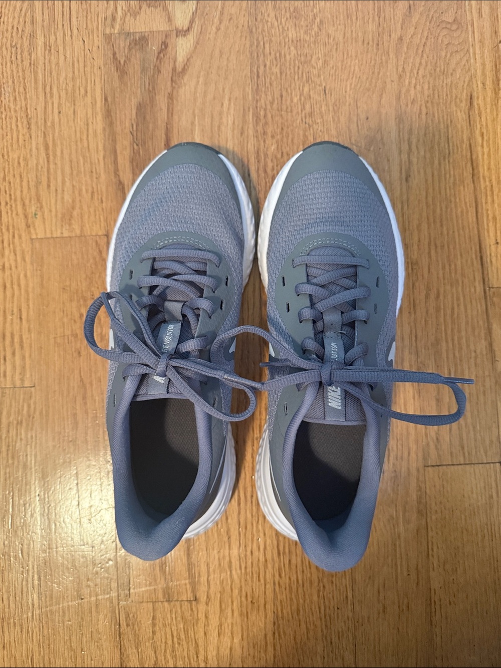 Nike Boy’s Light Gray Training Sneakers